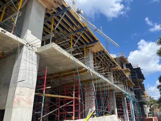 Concrete structure and formwork